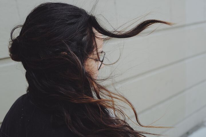 Como acabar o frizz do cabelo Veja essas dicas incríveis