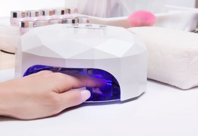 Máquina de esmaltação em gel