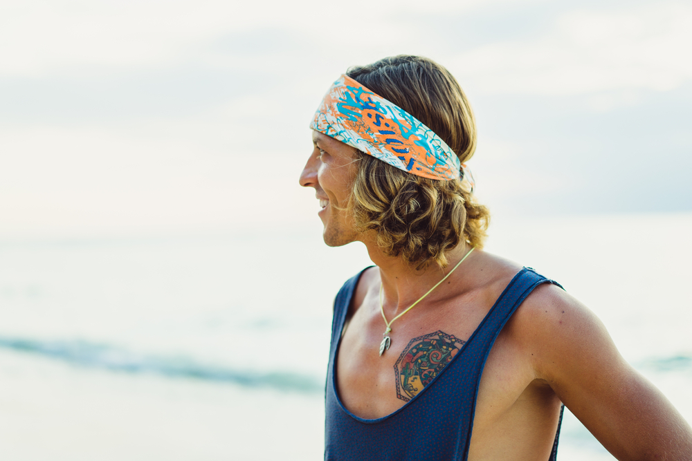Corte surfista: saiba tudo sobre esse estilo de cabelo masculino