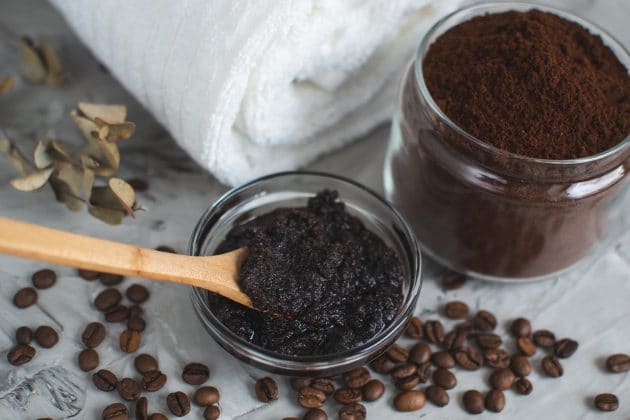 Esfoliação com Café: benefícios, dicas e receitas caseiras 