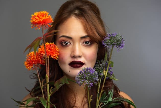 Mulher de Batom vermelho