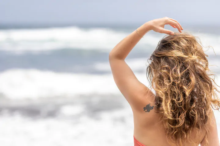 Como fazer ondas no cabelo? Aprenda a fazer as famosas beach waves