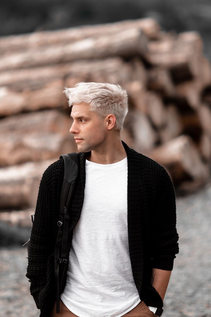 Cabelo liso masculino store platinado