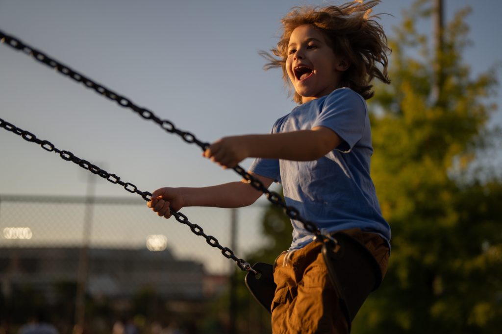 cuidados com o cabelo infantil no verão