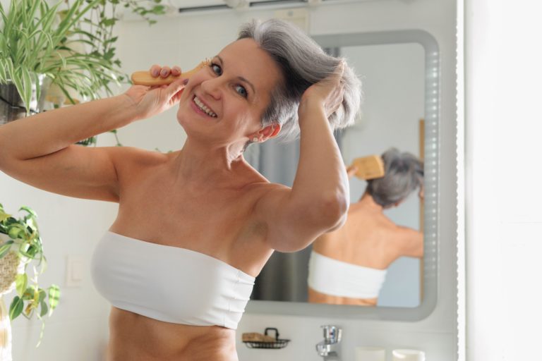Transição para cabelo branco: como cuidar e viver essa fase com confiança