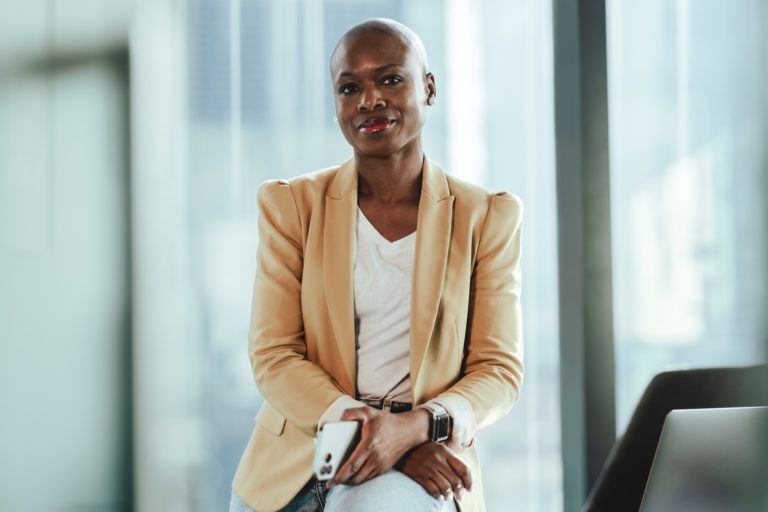 Cabelo feminino raspado: estilo, praticidade e empoderamento