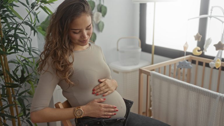 Produtos que grávidas podem usar: segurança e cuidados com os cabelos durante a gestação