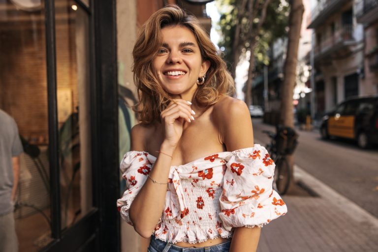 Cabelo ondulado: guia essencial para definição, leveza e controle