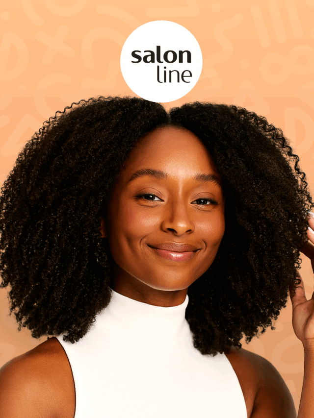 Hidratação para cabelos crespos: dicas e passo a passo para fios tipo 4