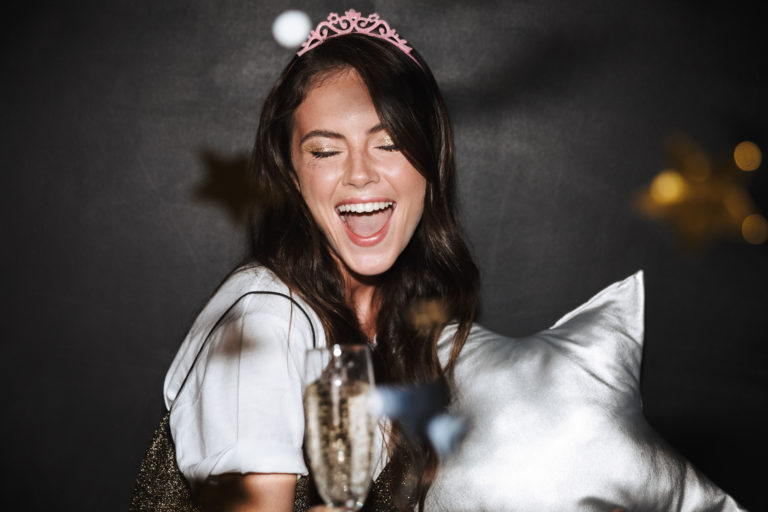 Óleo Shein: muito glamour para seus cabelos nas celebrações de fim de ano