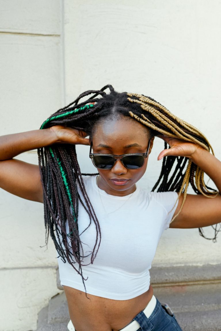Trança raiz: o que é, como fazer, tipos e cuidados para durar mais